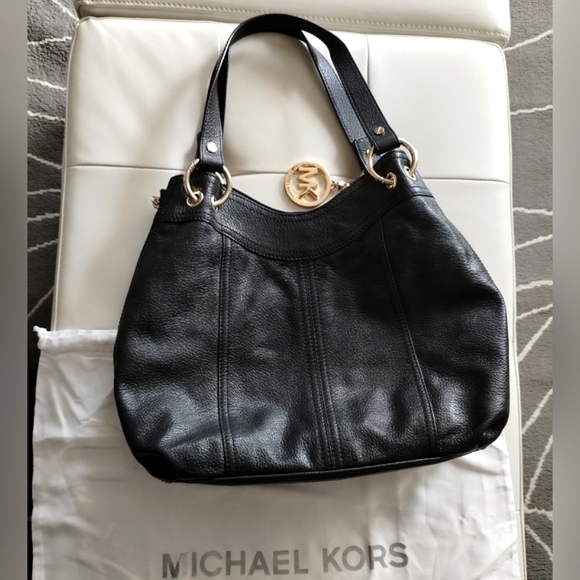 Michael Kors Black Leather Zippered Bag with Dust Bag EUC - Picture 7 of 16